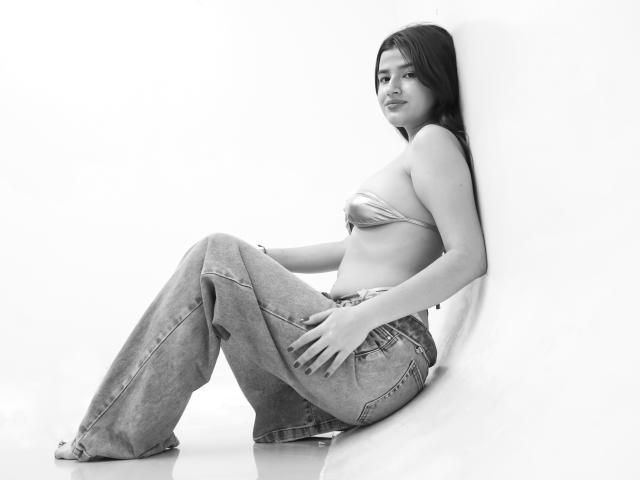 IrisBlair - פורנו בשידור חי ומצלמת סקס - 28035635