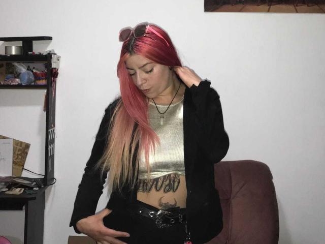 ErikaValeska - Live sex cam - 28036505