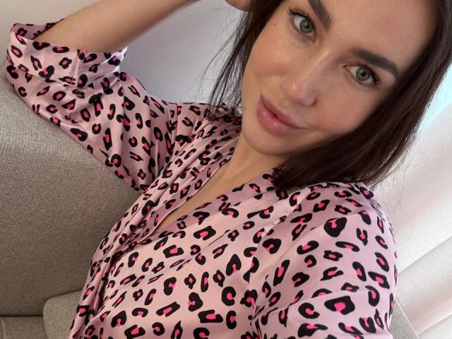 AraiaSheri - Live porn &amp; sex cam - 28037459