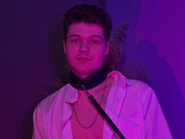 LucasLong - Live Sex Cam - 28037936