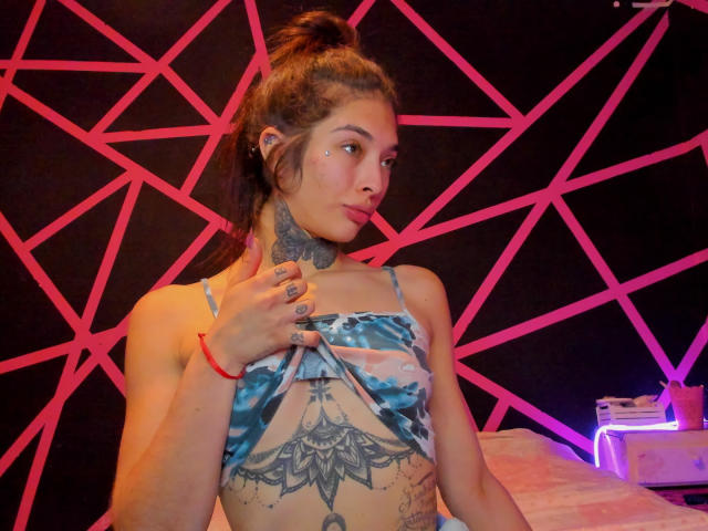 KatieSantana - Live porn &amp; sex cam - 28038812