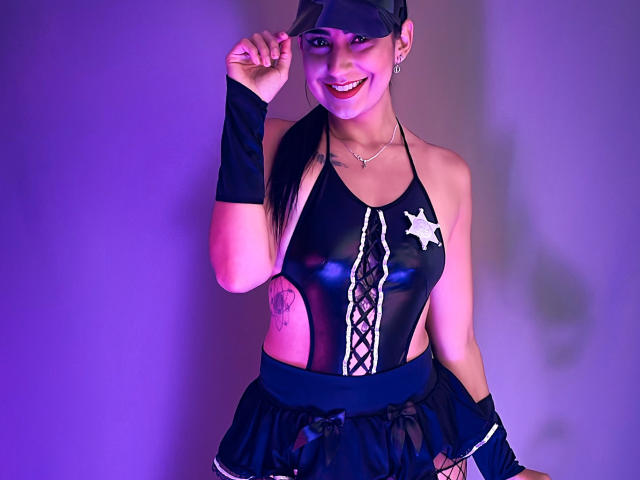 PaullieEvans - Live porn &amp; sex cam - 28038926