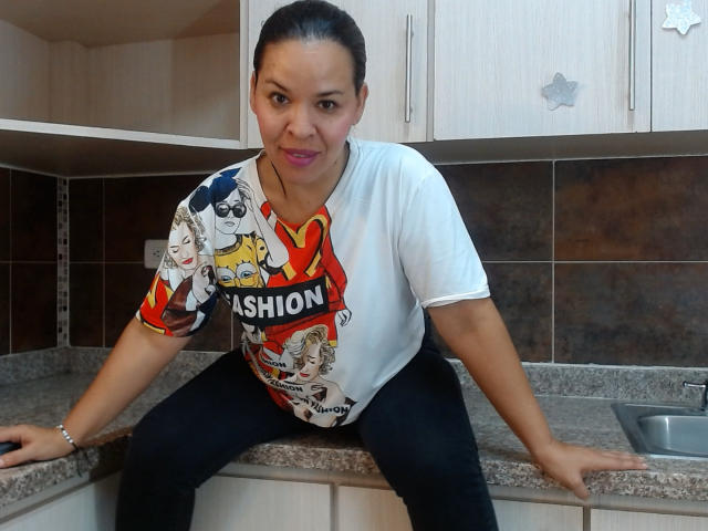 LizethBells - ライブポルノ&amp;セックスカム - 28041476