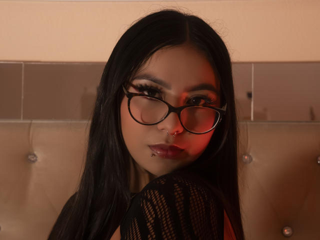 ChloeMoretti - Live porn &amp; sex cam - 28041731