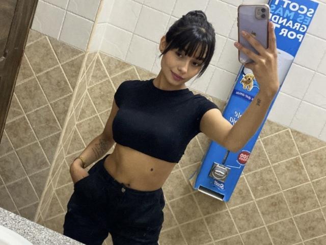 ThaliaCollins - Élő pornó és szexkamera - 28044272