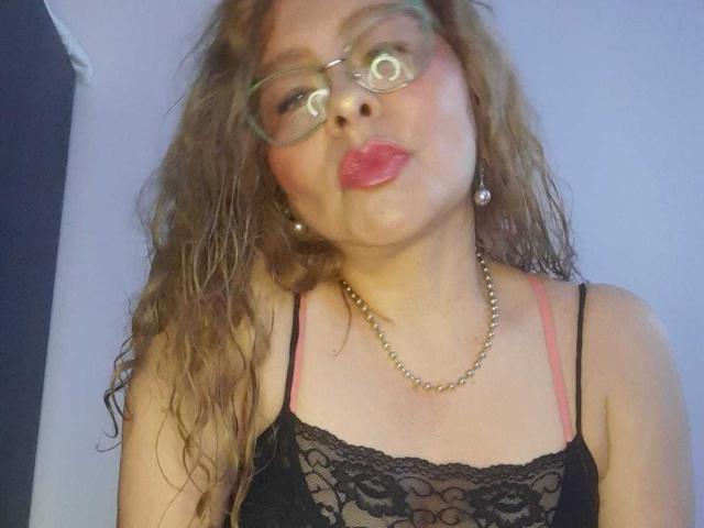 MiaAmoretti - Live porn &amp; sex cam - 28049726