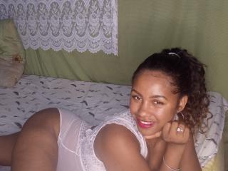 LayahCoquine - Live porn &amp; sex cam - 28052789