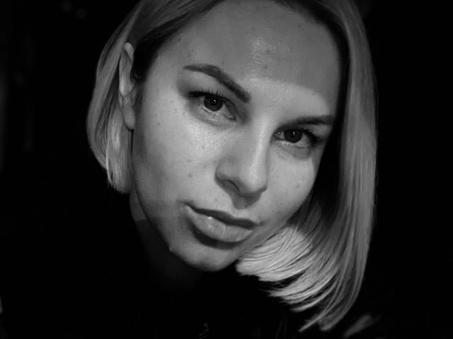 BelleLisaG - פורנו בשידור חי ומצלמת סקס - 28059071