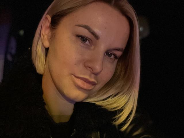 BelleLisaG - Live sex cam - 28059074