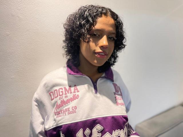 LunaKeller - Live sex cam - 28066427