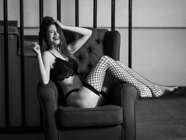 MiaSofiee - Live porn &amp; sex cam - 28067714