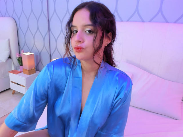 KylieLumi - Live porn &amp; sex cam - 28068743