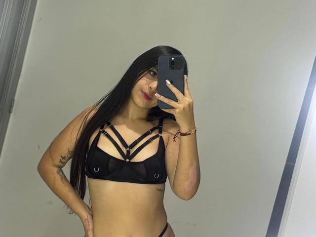 ZoeCastelli - Live sex cam - 28069313