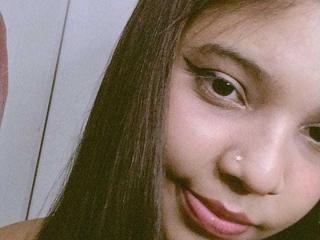 InnocenthaZel - Live porn &amp; sex cam - 28070096