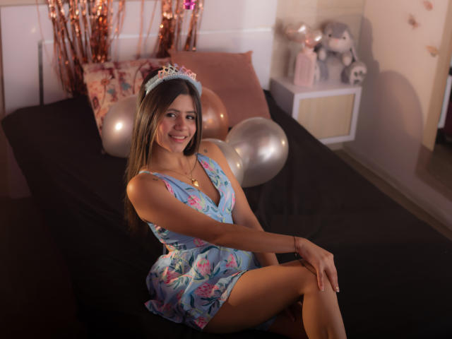 SheylaSpooner - Live porn &amp; sex cam - 28072922