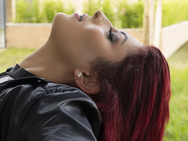 LizBonnet - Live sex cam - 28073294