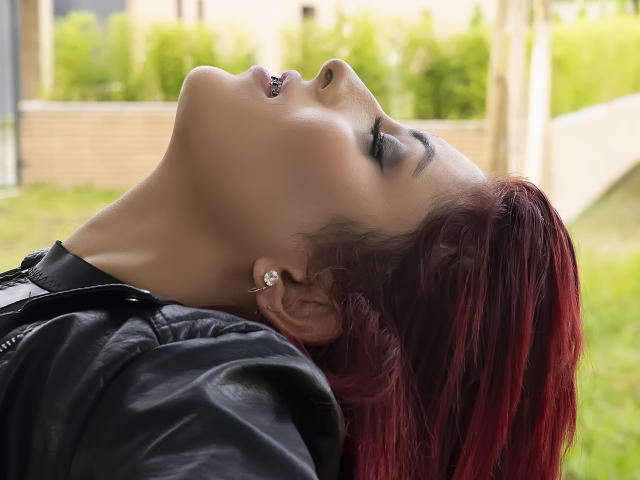 LizBonnet - Live sex cam - 28073366