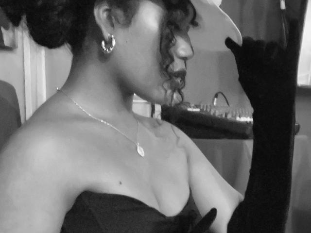 SophieSonyas - Live sexe cam - 28074248