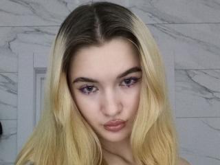 MichellYard - Live porn &amp; sex cam - 28075784