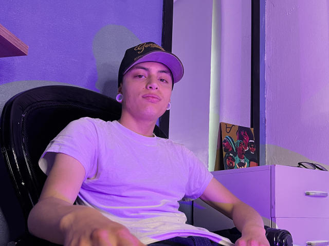 Wailie - Live Sex Cam - 28076531