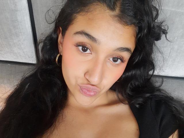 ValentinaCruz69 - Sexe cam en vivo - 28084673