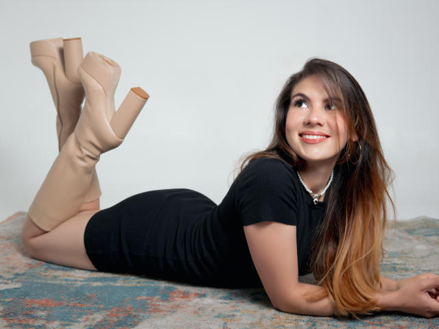 MaddySimons - сексуальная веб-камера в реальном времени - 28084835