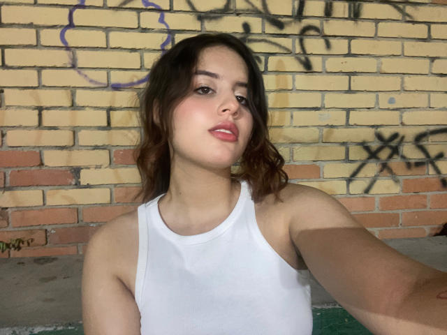 KylieLumi - Live sex cam - 28086182