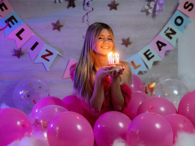 SheylaSpooner - Live sex cam - 28091798