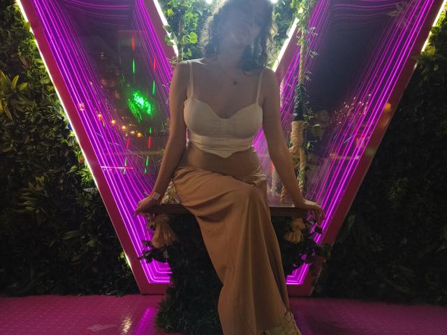 ElizaCanterville - Live porn &amp; sex cam - 28092326