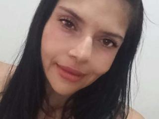 Lásd a HoneySasha teljes profilját