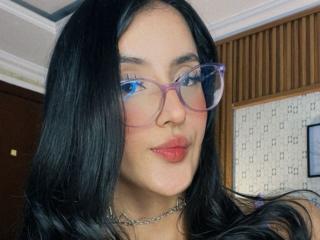 Lásd a VioletMoonX teljes profilját