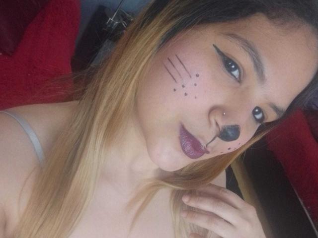 BrendaMarxhal - Live porn &amp; sex cam - 28105916