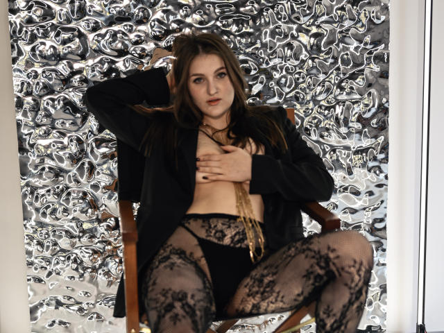 EmmyCharm - Live sex cam - 28107377