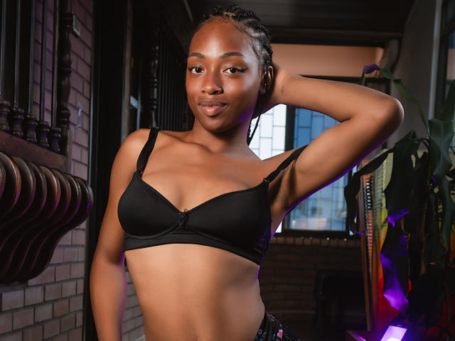 ElisabettaMonroy - сексуальная веб-камера в реальном времени - 28107797