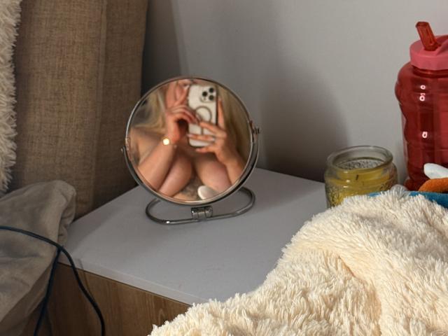 AtheneaRossi - Live sexe cam - 28108082