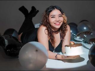 CutieCurvyForeign - Sexe cam en vivo - 28108457