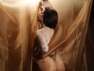 Lásd a ChristineBray teljes profilját