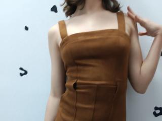 LariElla - Live sex cam - 28111001