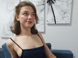 LariElla - Live sex cam - 28111010