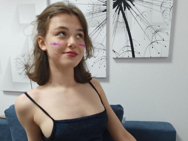 LariElla - сексуальная веб-камера в реальном времени - 28111010