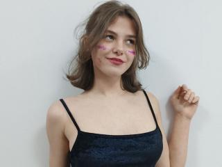 LariElla - Live sex cam - 28111049