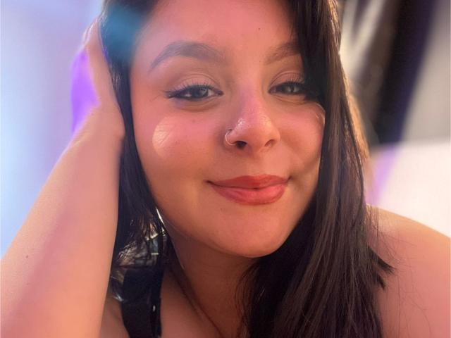 EmaJames - сексуальная веб-камера в реальном времени - 28113401