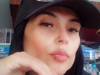 См. подробные сведения о модели CharlotteCrofort