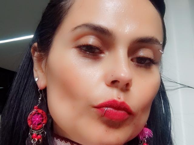 CharlotteCrofort - Live porn &amp; sex cam - 28117055