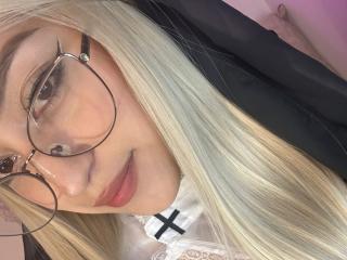 AngellaMoraa - Live sex cam - 28120655