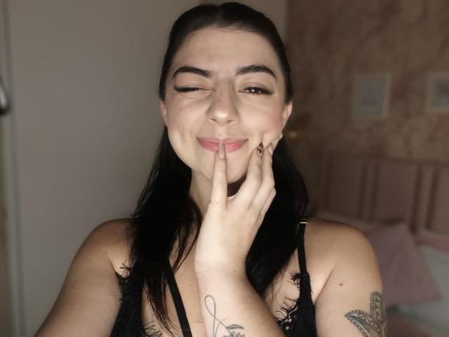 AnntonellaWatson - Élő pornó és szexkamera - 28121000