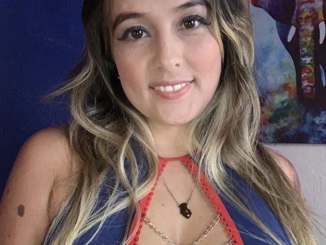 SaritaCaramelo - Live sexe cam - 28121132