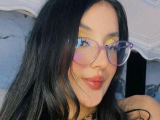 См. подробные сведения о модели VioletMoonX