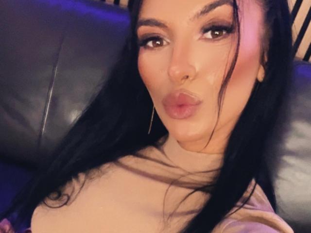 KinkyAmelie - Live porn &amp; sex cam - 28121816