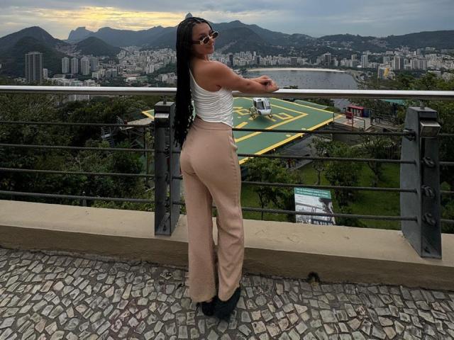 AlessiaFerry - Live porn &amp; sex cam - 28122857